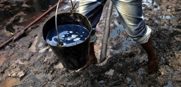 Neftin qiyməti 49 dollara düşdü