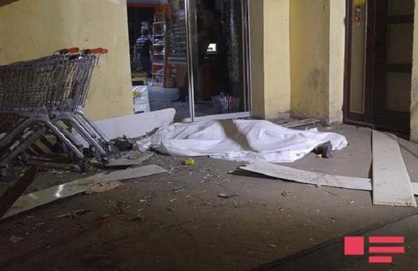 Bakıda qadın özünü binadan ataraq intihar etdi