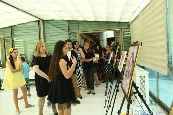 Gəncədə balaca rəssamın ilk fərdi sərgisi keçirilib