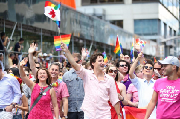 Baş nazir `gey`lərin paradında