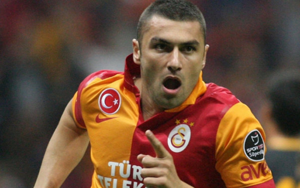 Türkiyəli futbolçu döyüldü