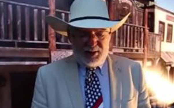 Amerikalı diplomat Azərbaycan himnini oxudu