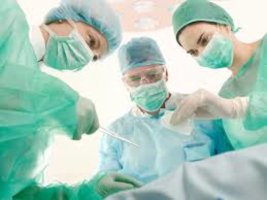 18 yaşlı qızın mədəsindən görün nə çıxdı