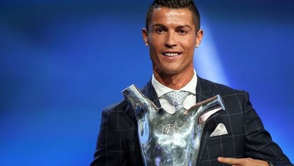 Ronaldo Avropanın ən yaxşı futbolçusu seçildi