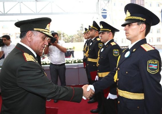 Ramil Usubov məzunlara