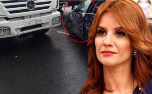 Esra Erol avtomobil qəzasına düşdü