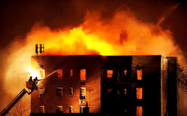 Yasamalda YANĞIN: 12 nəfər təxliyə edildi