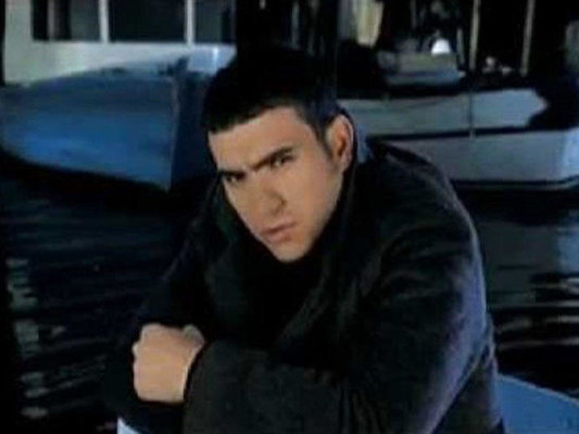 Müğənni Əmrah keçmiş xanımına görə adam öldürdü