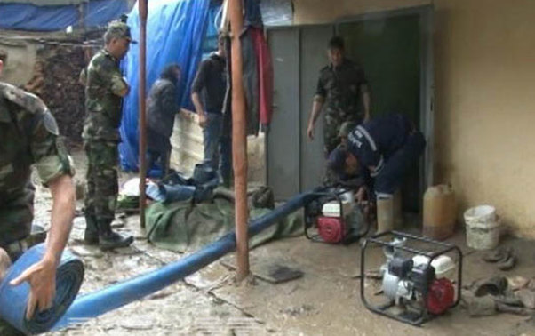 22 ev su altında qalıb, 3-ü dağılıb