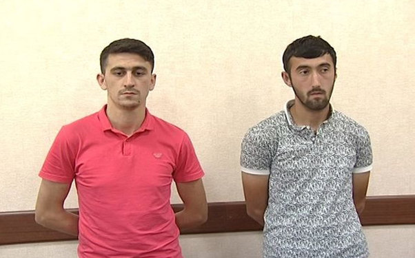 Plastik kartlardan külli miqdarda pul çıxaran iki nəfər tutuldu