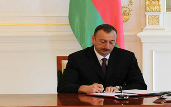 Maşınqayırma sənayesinin işçilərinə fəxri ad və medallar verildi