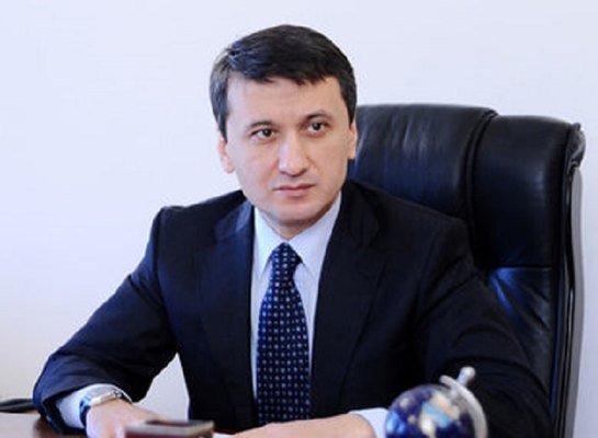 İlham Əliyev Azər Qasımovu