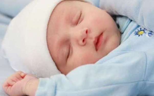 Gəncədə küçədən yeni doğulan körpə tapılıb