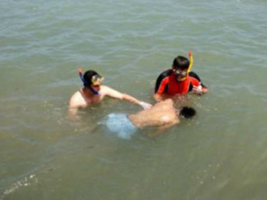 6 yaşlı uşaq Xəzərdə batdı