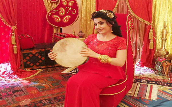 İtkin düşən müğənni: