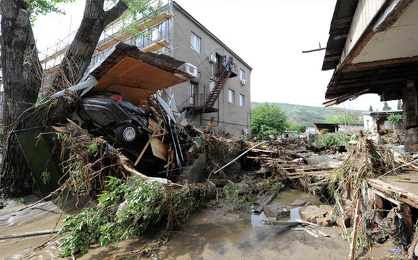 Çində daşqınlar nəticəsində 20 nəfər həlak olub