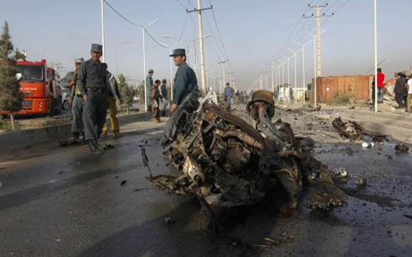 Məmurları daşıyan avtobus partladıldı