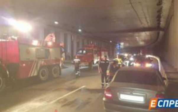 Azərbaycan səfirliyinin avtomobili qəzaya uğradı