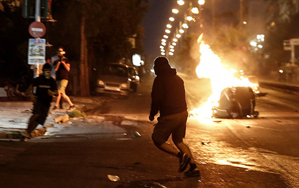 Yunanıstanda Türkiyə konsulluğuna hücum olub