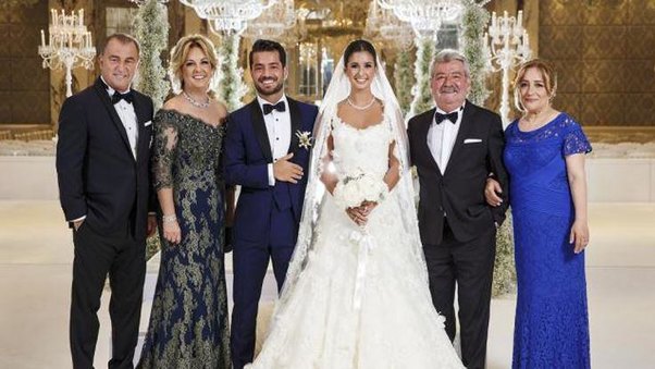 Fanatlar Fatih Terimin hamilə qızına da 