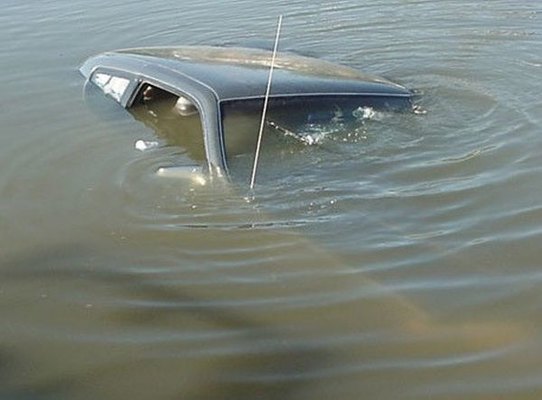 Xaçmazda maşınla kanala düşən 4 nəfər tapılıb