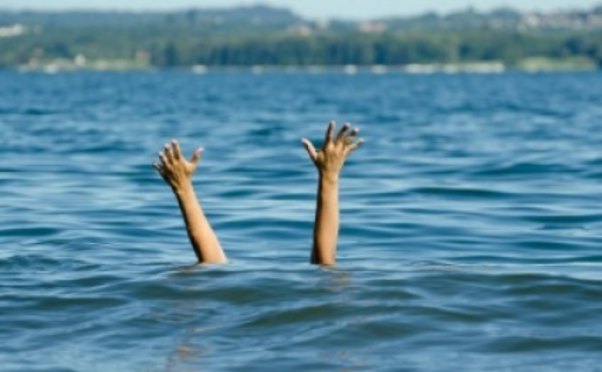 Bakıda bir nəfər dənizdə batıb