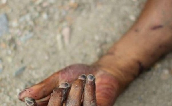 Onunla yatmaq istəməyən ərini öldürdü