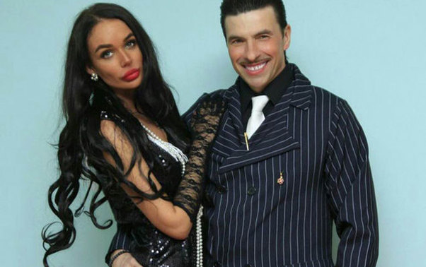 Məşhur killer həbsxanada həkimlə evləndi