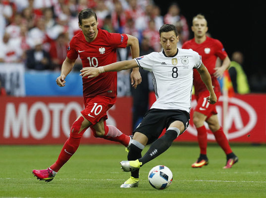 Almaniya və Polşa yığmaları heç-heçə oynadılar