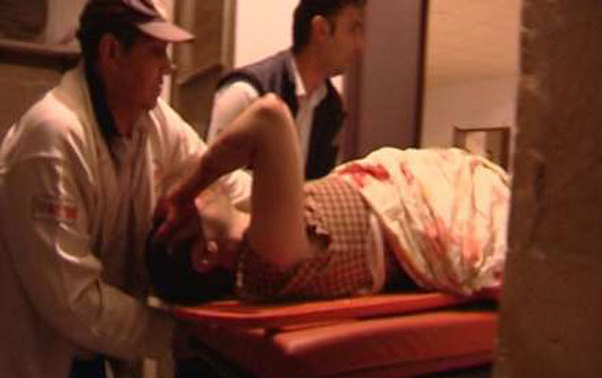 Nəvə nənəsinin evində özünü bıçaqladı