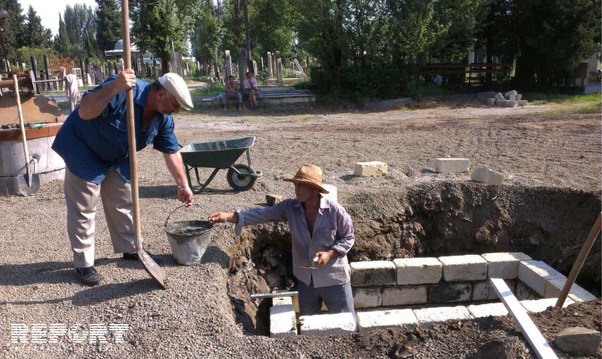 Rövşən Lənkəranski bu dəqiqələrdə torpağa tapşırılır