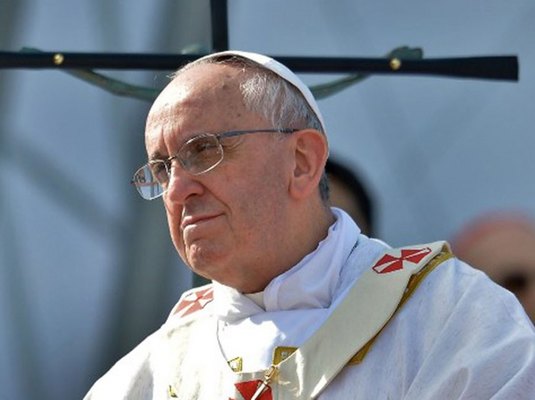 Roma papası Ermənistana