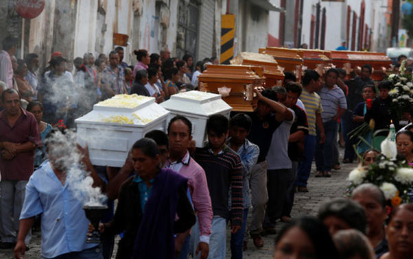 Ailənin 11 üzvünü öldürdü