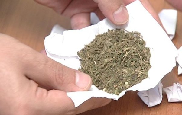 İmperatorun oğlundan narkotik tapıldı