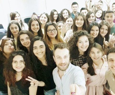 IB Gənclər Mərkəzində Festival Havası