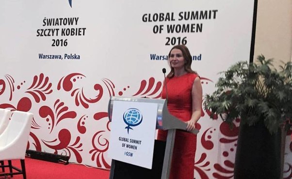 Millət vəkili Beynəlxalq Sammitdə köçkün qadınlarla bağlı çağırış etdi