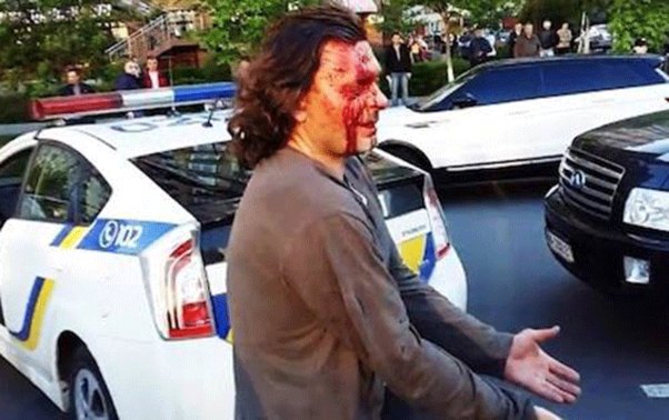 Polis ad günündə Olimpiya çempionunu döydü