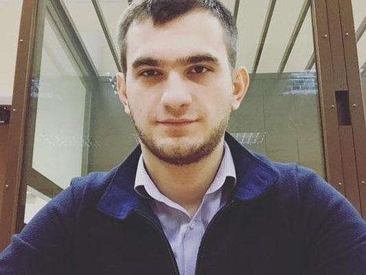 Moskvada 25 yaşlı vəkil özünü asdı