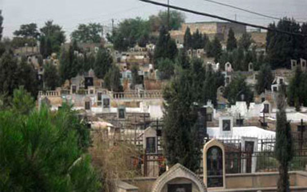 Bakıda qəbiristanlıq yandı