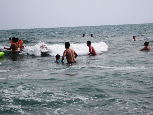 Dənizdə çimmək üçün heç kim pul verməməlidir