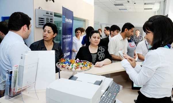 Bakıda banklar 12 saat işləyəcək