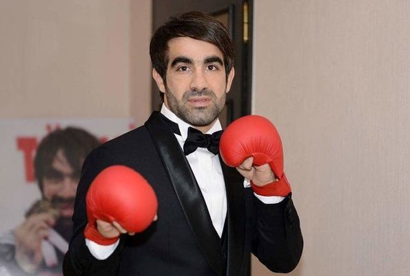 Rafael Ağayevin 130 min manatlıq toy hədiyyəsi