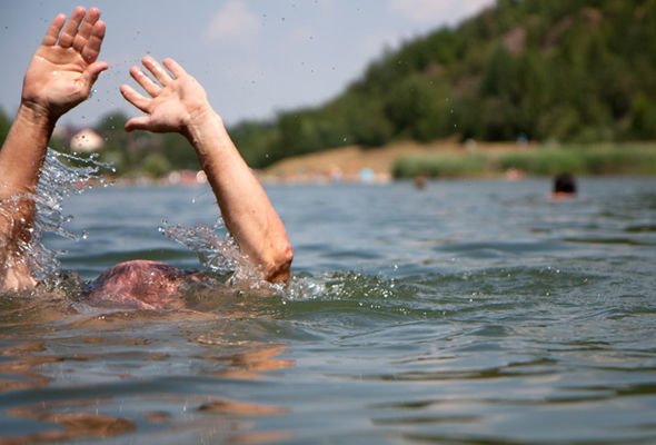 Erməni əsgərlərini sel apardı,