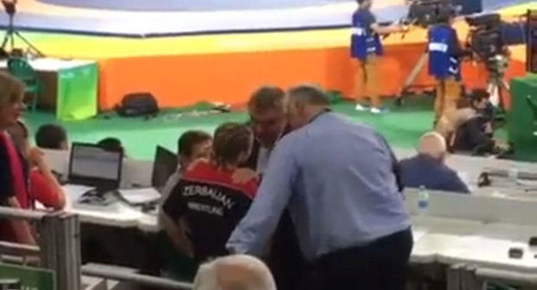 Dünya idmanının rəhbərləri Stadniki sakitləşdirirlər