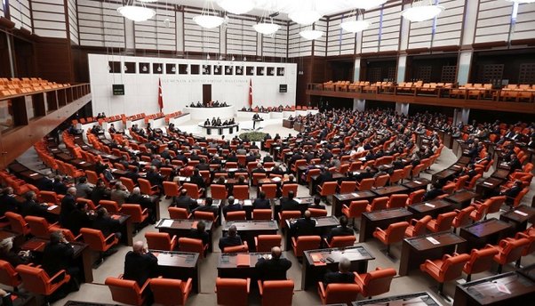 Türk deputatların toxunulmazlıq hüququ ləğv edildi