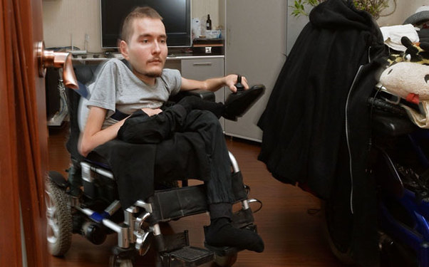 Rusiyalı proqramçının başı başqa bədənə köçürüləcək