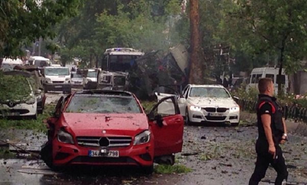 İstanbulda terror: 2 ölü, 8 yaralı