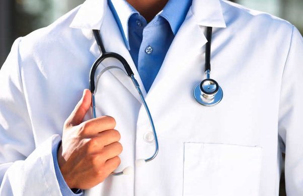 11 həkimin diplomu saxta çıxdı