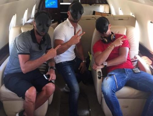 Maskalı Ronaldo millinin düşərgəsinə yola düşdü