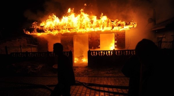 Saatlıda faciə: 41 yaşlı kişi evdə yanaraq öldü